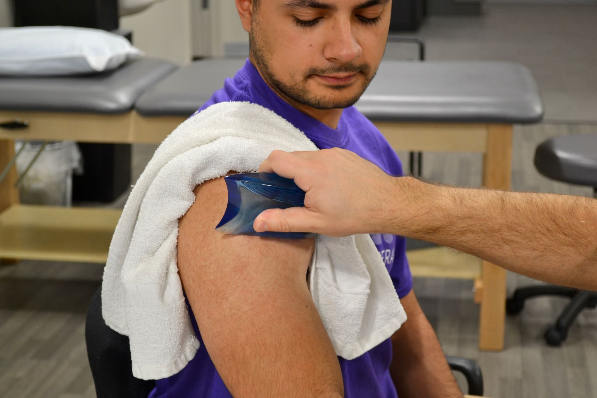 Shoulder Pain and Sports: Causes, Symptoms, and Solutions